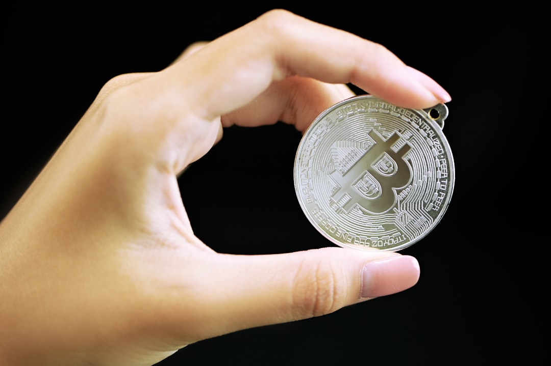 Онлайн-миксеры для криптовалют: как выбрать по отзывам и не потерять BTC